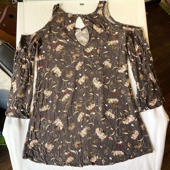 Full Tilt Women Blouse S Brown Floral Rayon V-Neck Pullover Cold Shoulder - Picture 8 of 8